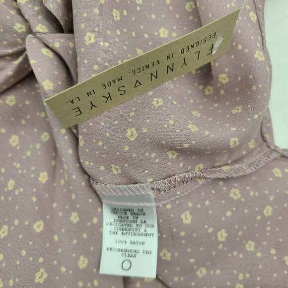 New Flynn Skye Knot Your Business Top Womens S Mauve Cluster Floral Bell Sleeves - Picture 6 of 6
